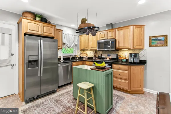 $3,800 | 8614 Arley Drive, Springfield, VA 22152