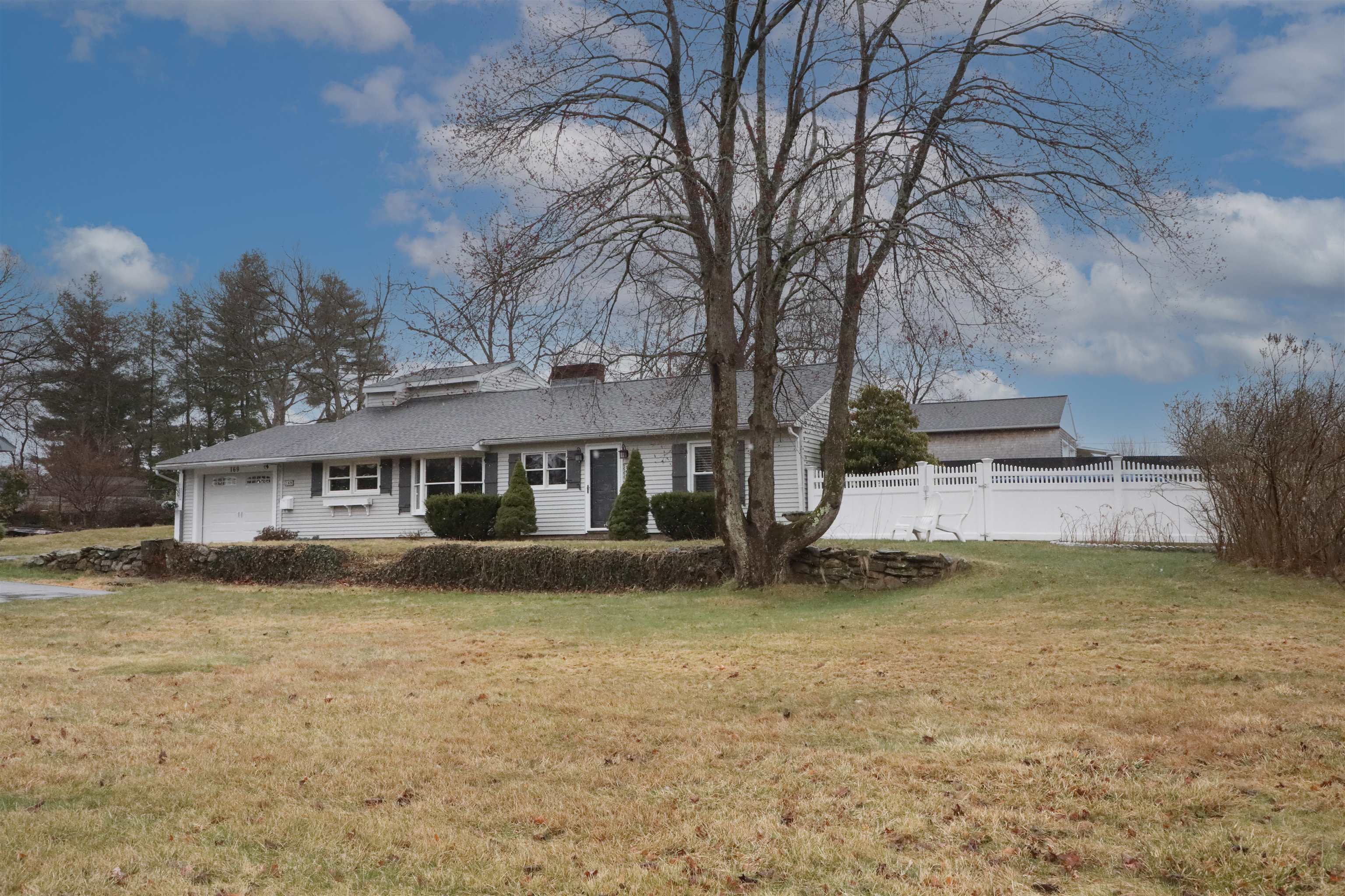 169 Lund Road Nashua, NH 03060 - Photo 3 of 30