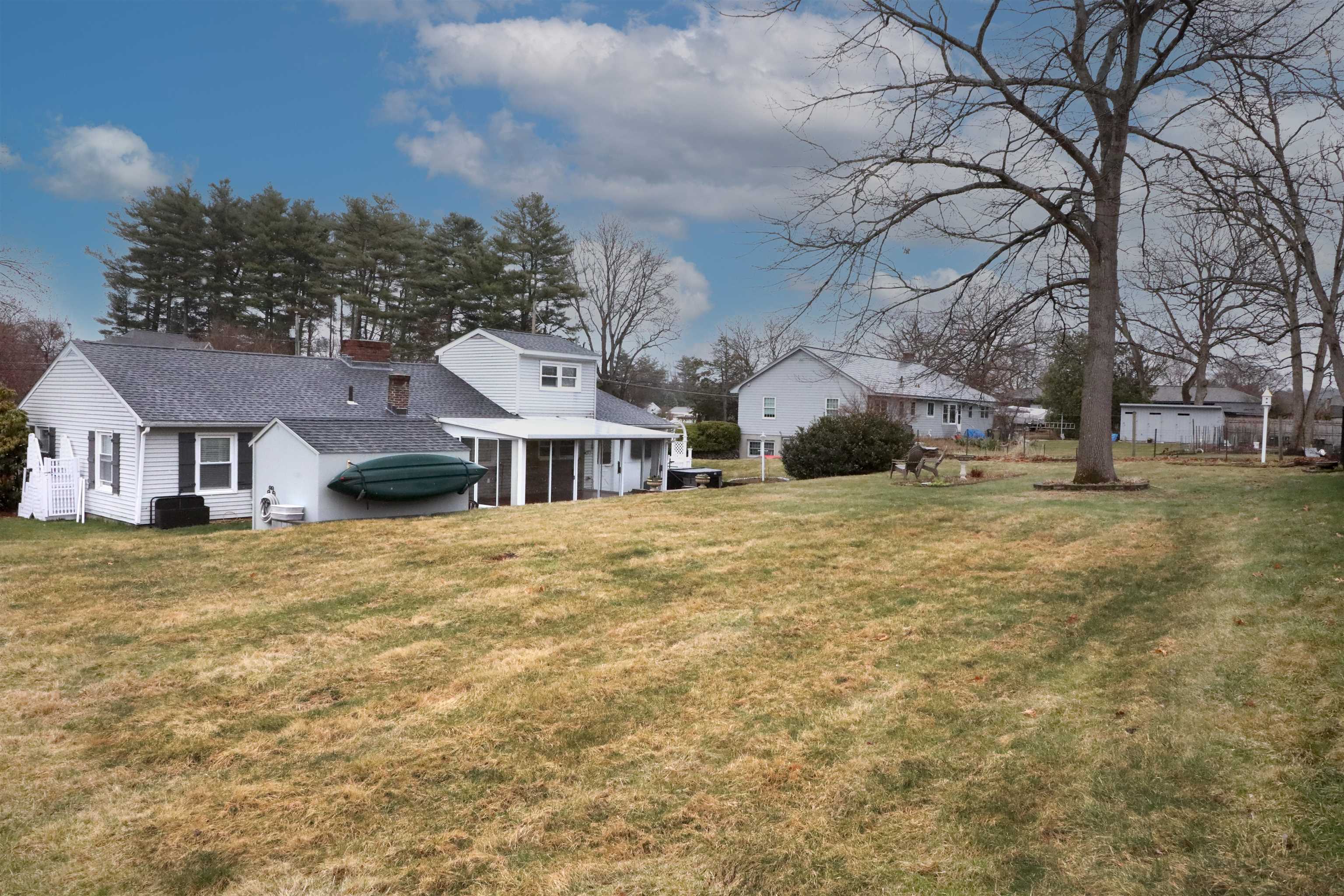 169 Lund Road Nashua, NH 03060 - Photo 5 of 30