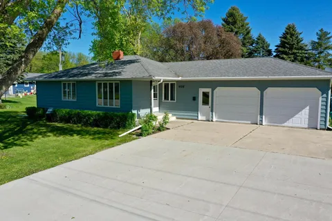 $229,400 | 606 3rd Avenue, Raymond, MN 56282