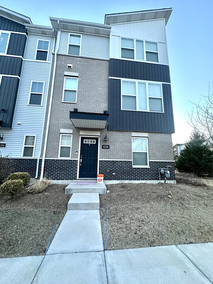 4158 Irving Road Aurora, IL 60504 - Photo 1 of 4