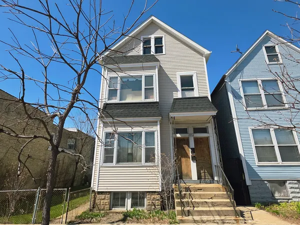 $730,000 | 2712 North Western Avenue, Chicago, IL 60647