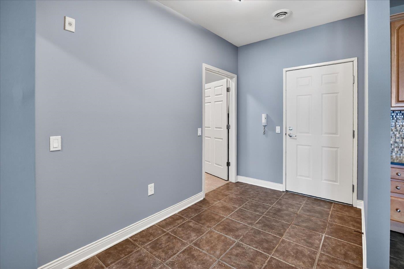 49 Cherokee Circle, Unit 101 Madison, WI 53704 - Photo 3 of 38