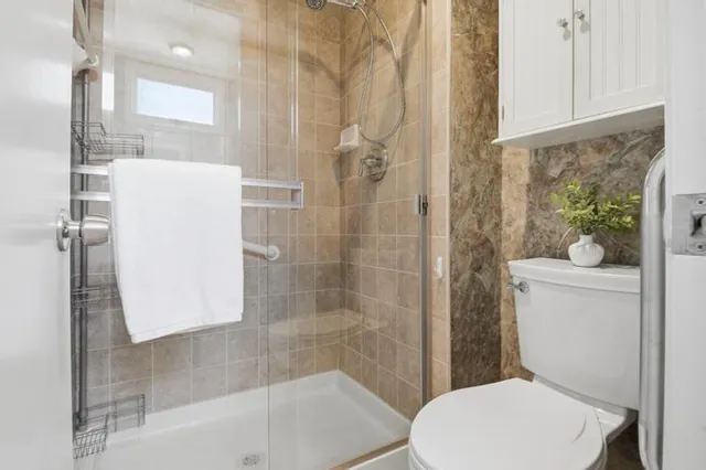 $400,000 | 10007 Monrovia, Lenexa, KS 66215