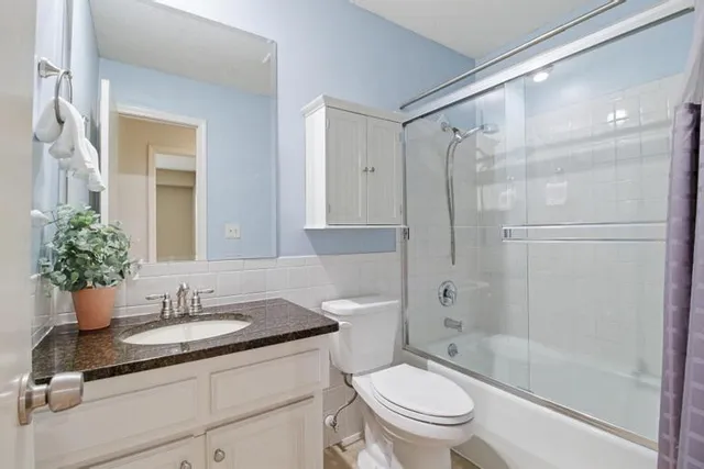 $400,000 | 10007 Monrovia, Lenexa, KS 66215