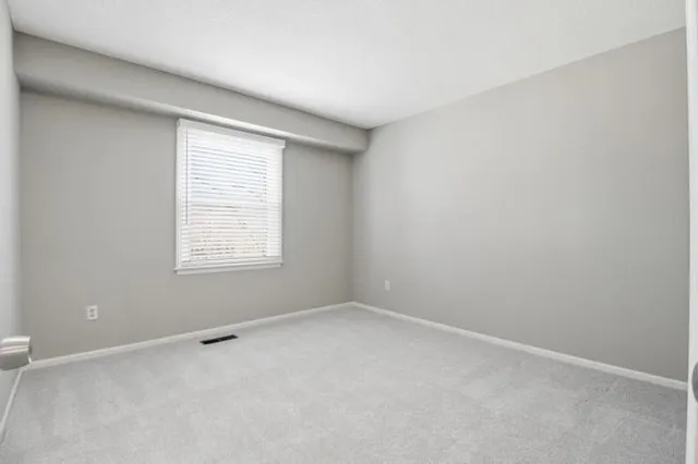 $400,000 | 10007 Monrovia, Lenexa, KS 66215