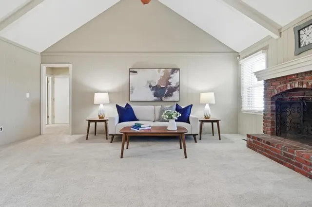 $400,000 | 10007 Monrovia, Lenexa, KS 66215