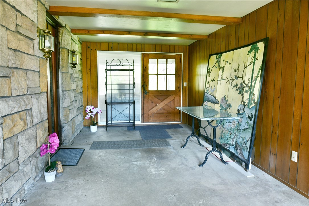 6231 Warren - Sharon Road Brookfield, OH 44403 - Photo 35 of 45 Breezeway