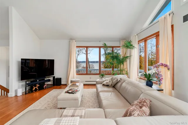 $885,000 | 21 Hartz Terrace, Piermont, NY 10968