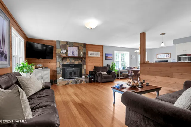 $1,995,000 | 21801 Highway 17, Hampstead, NC 28443