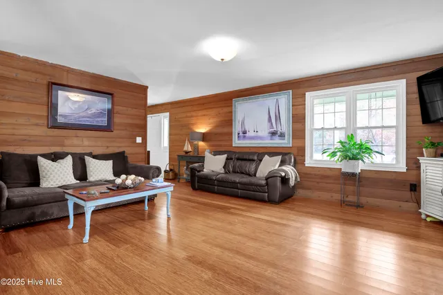 $1,995,000 | 21801 Highway 17, Hampstead, NC 28443