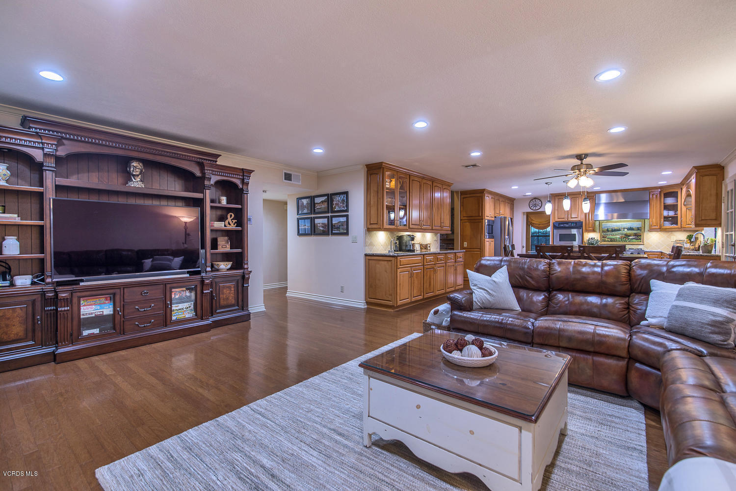 4225 Peach Slope Road Moorpark, CA 93021 - Photo 14 of 41 4225 Peach Slope Rd Moorpark-large-014-0