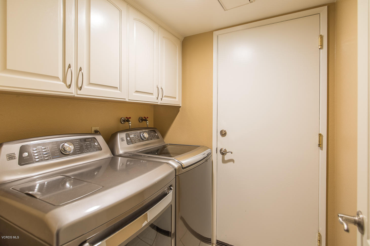 4225 Peach Slope Road Moorpark, CA 93021 - Photo 23 of 41 4225 Peach Slope Rd Moorpark-large-023-0