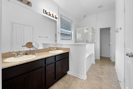 2307 Shady Tree Lane Conroe, TX 77301 - Photo 12 of 23