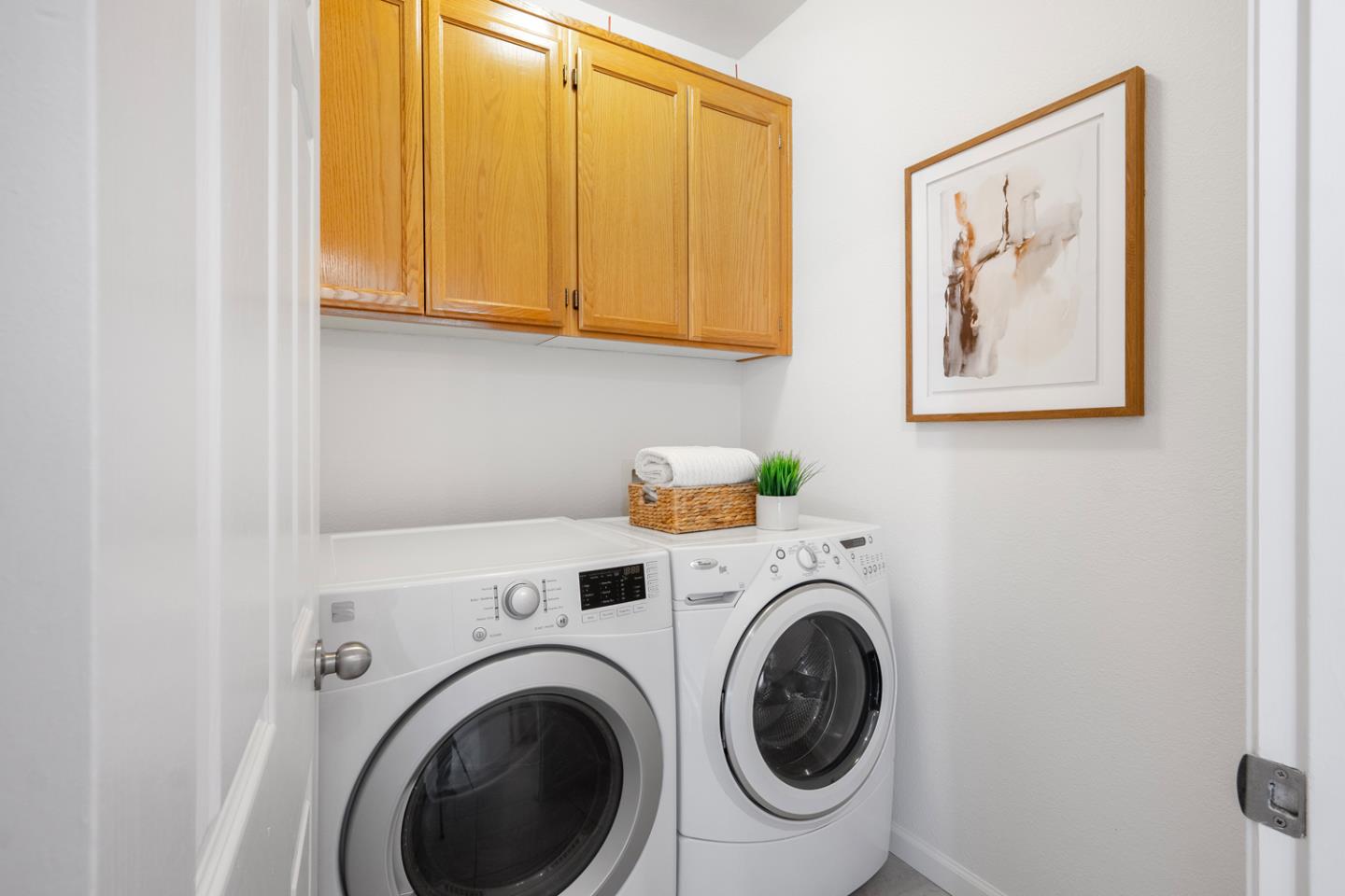 581 Eden Street Gilroy, CA 95020 - Photo 26 of 40 a utility room with dryer and washer