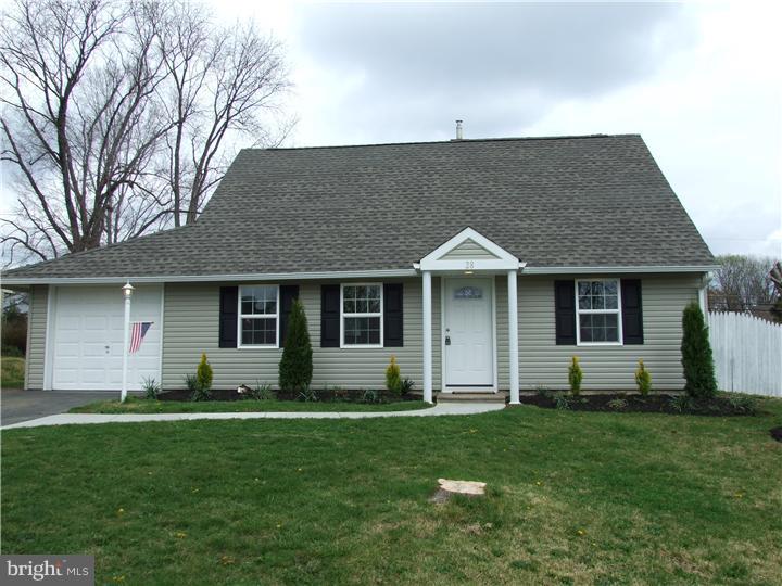 28 Hemlock Road Levittown, PA 19056 - Photo 1 of 13 Gallery Image 1