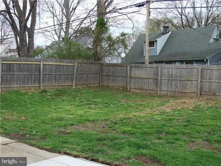 28 Hemlock Road Levittown, PA 19056 - Photo 12 of 13 View in Back