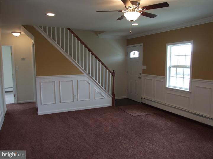 28 Hemlock Road Levittown, PA 19056 - Photo 5 of 13 Living Room