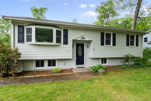 $615,000 | 13 Karen Circle, Holliston, MA 01746