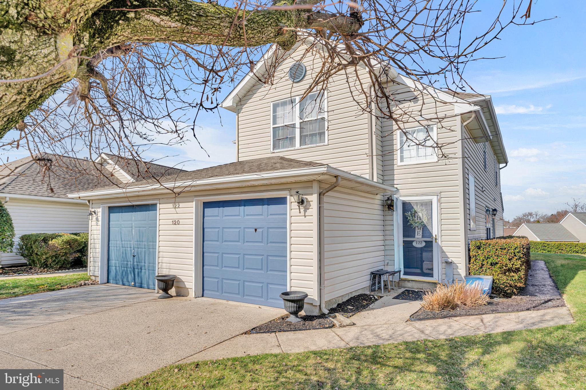 120 Alexander Road Beverly, NJ 08010 - Photo 2 of 34