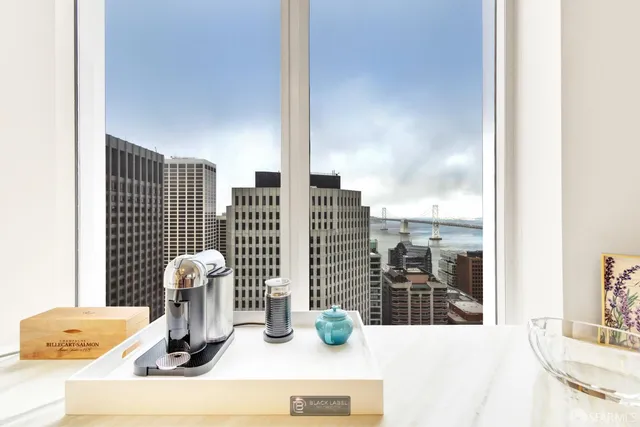 a close view of flowerpot