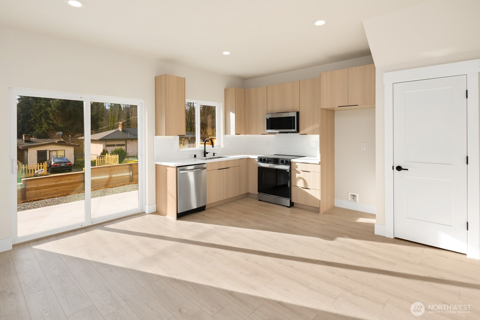 908 South 138th Street Burien, WA 98168 - Photo 2 of 12