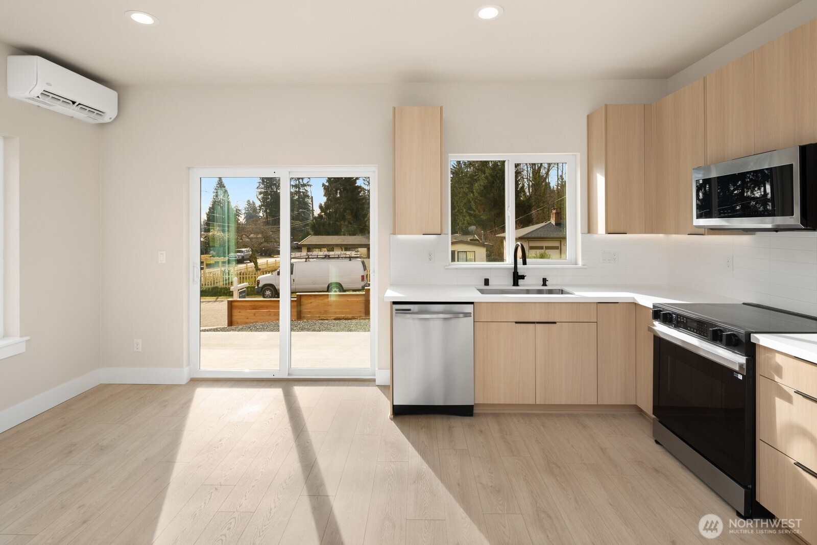 908 South 138th Street Burien, WA 98168 - Photo 4 of 12