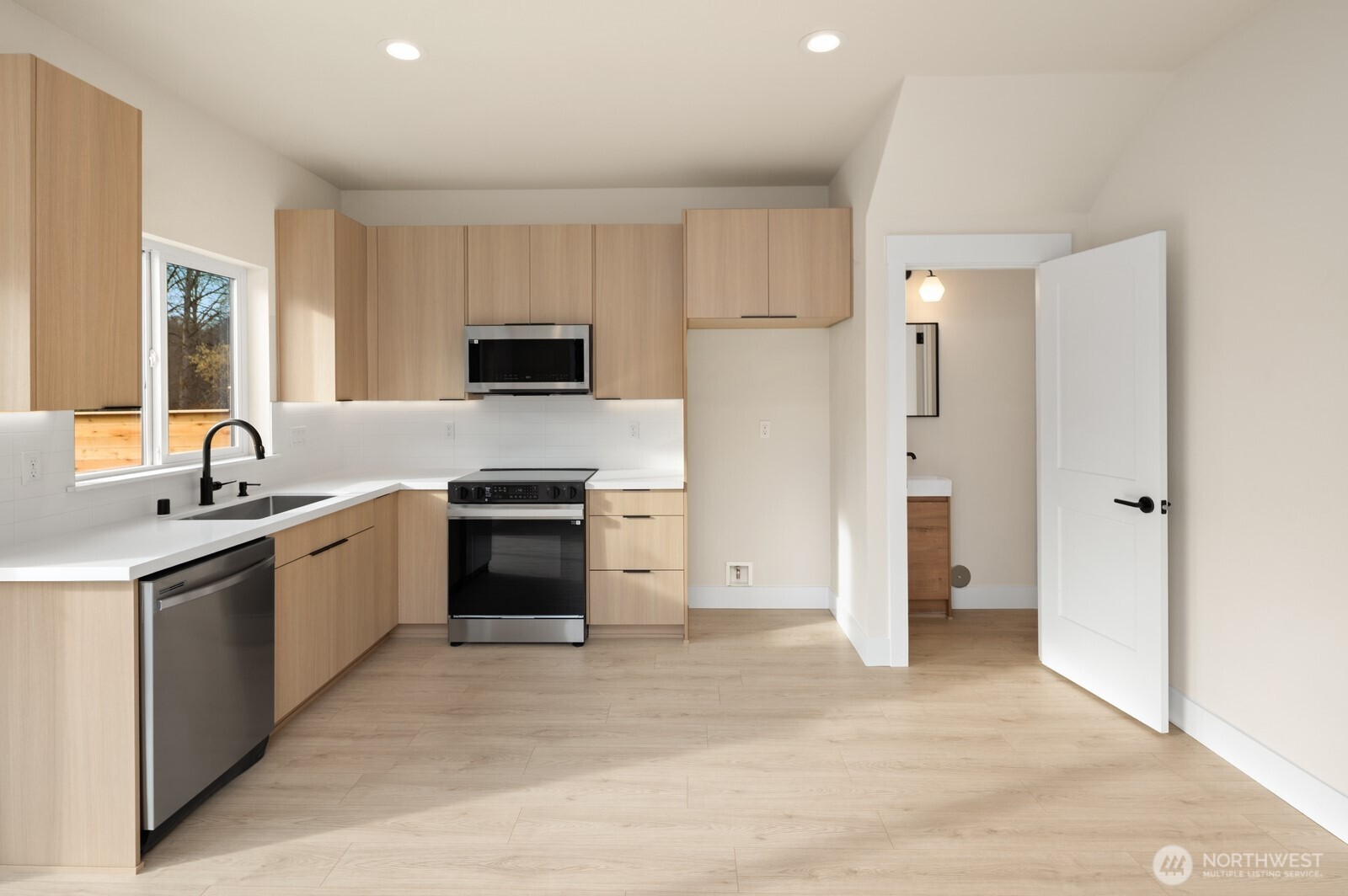 908 South 138th Street Burien, WA 98168 - Photo 5 of 12