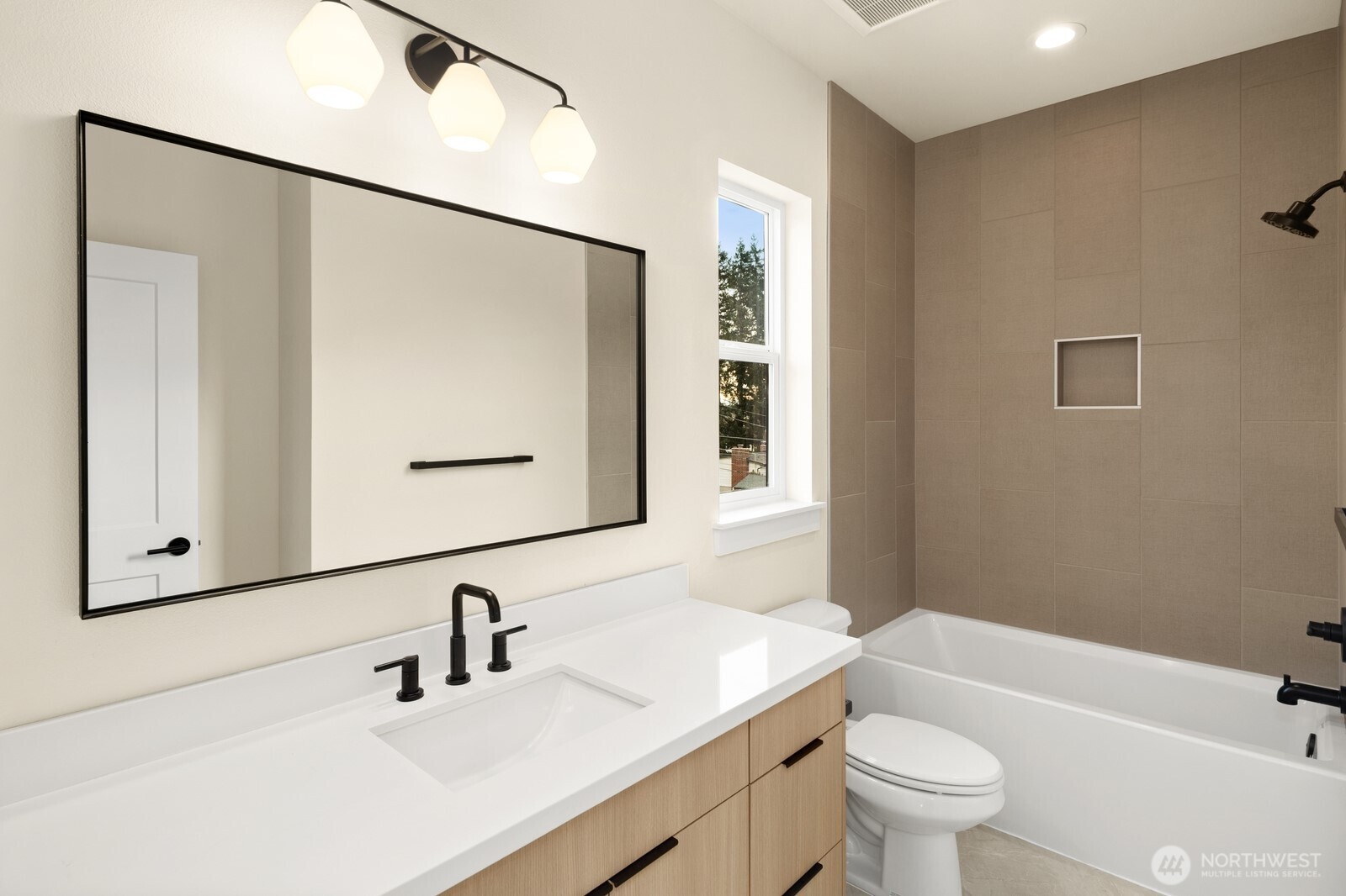 908 South 138th Street Burien, WA 98168 - Photo 7 of 12