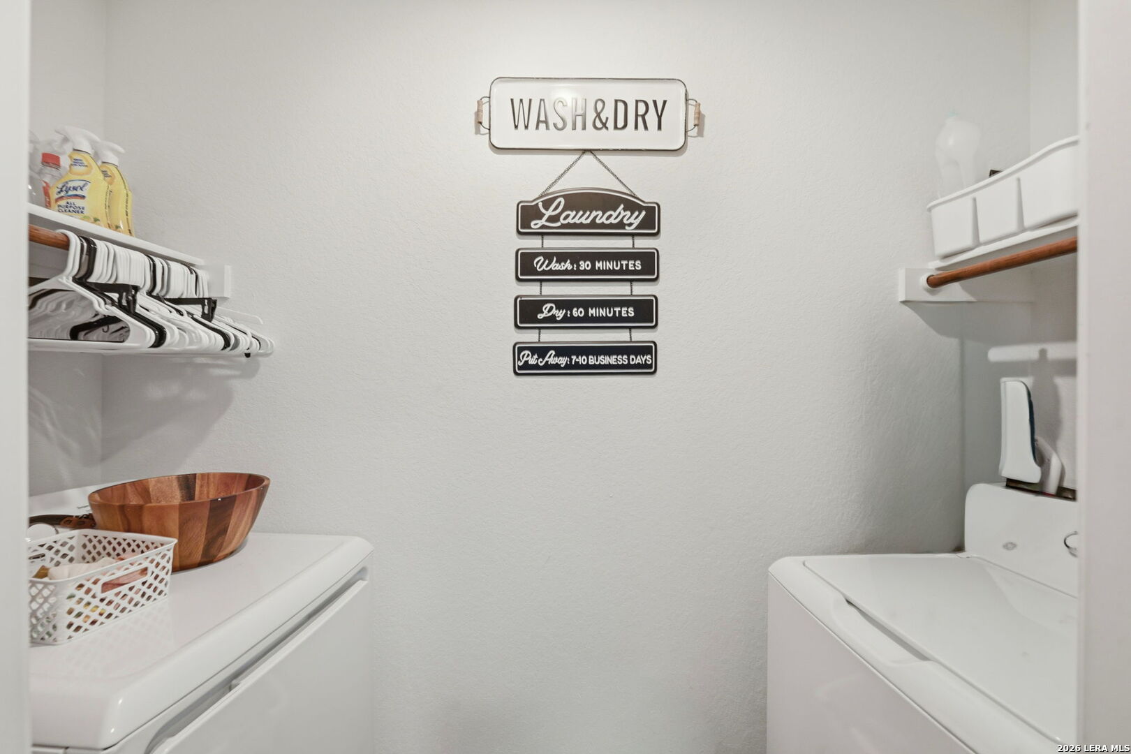 140 Maverick Cove Pleasanton, TX 78064 - Photo 20 of 26 a view of hallway