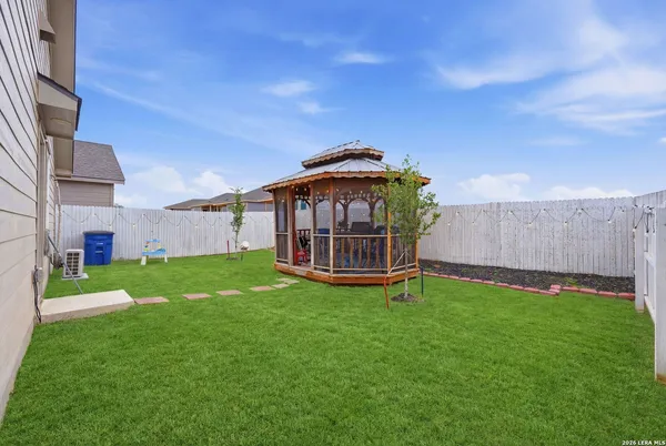 $1,850 | 140 Maverick Cove, Pleasanton, TX 78064