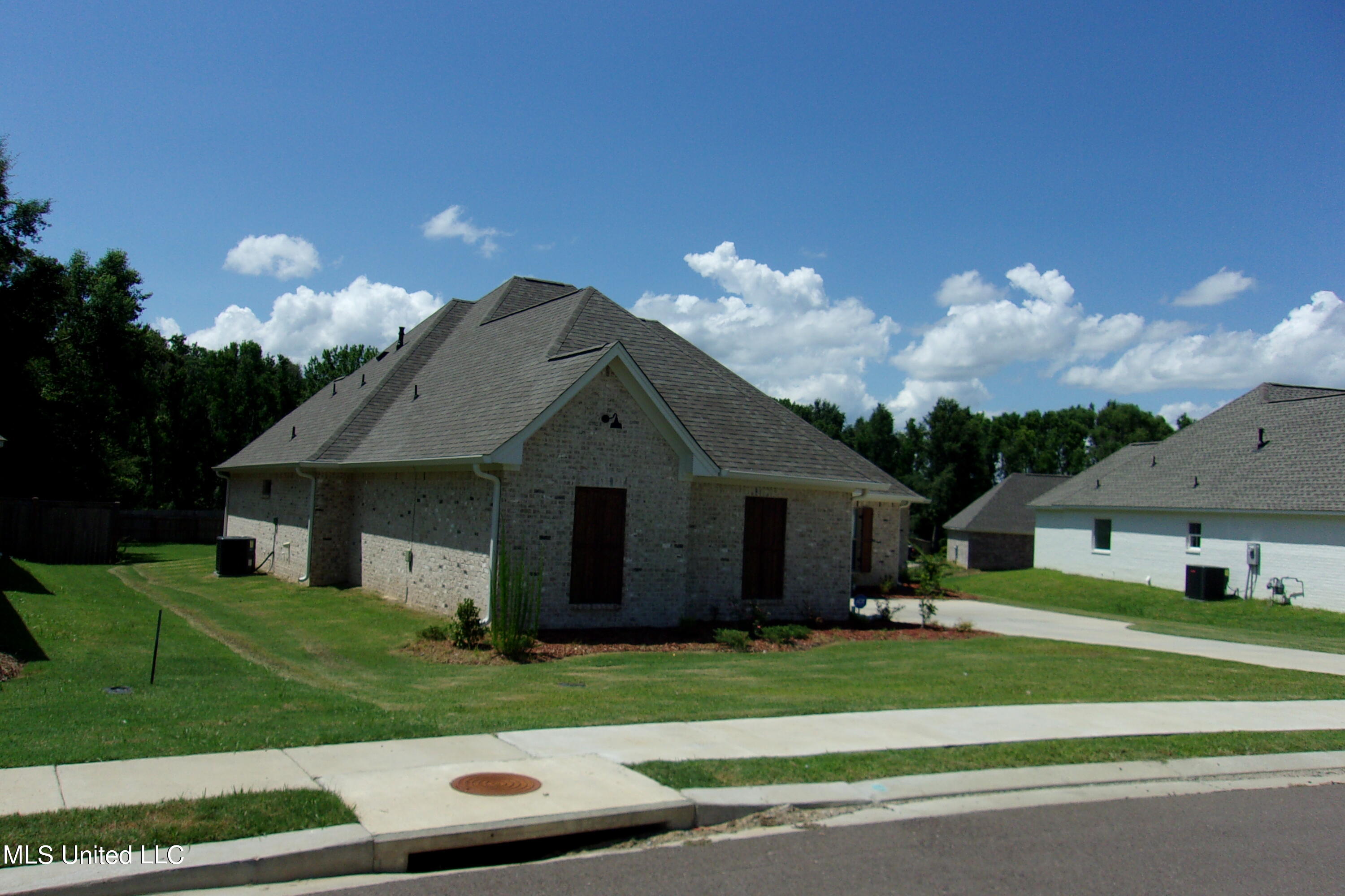 111 Ashby Rdg Drive Canton, MS 39046 - Photo 2 of 21 106_3883