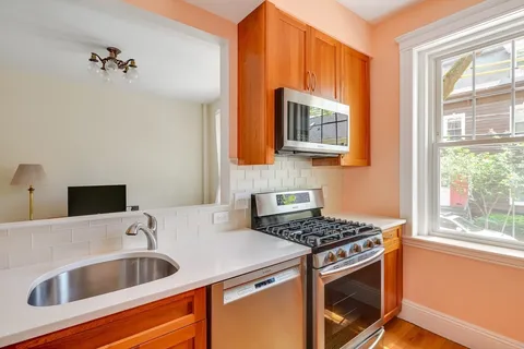 $599,000 | 19-21 Shepard Street, Unit 2, Cambridge, MA 02138