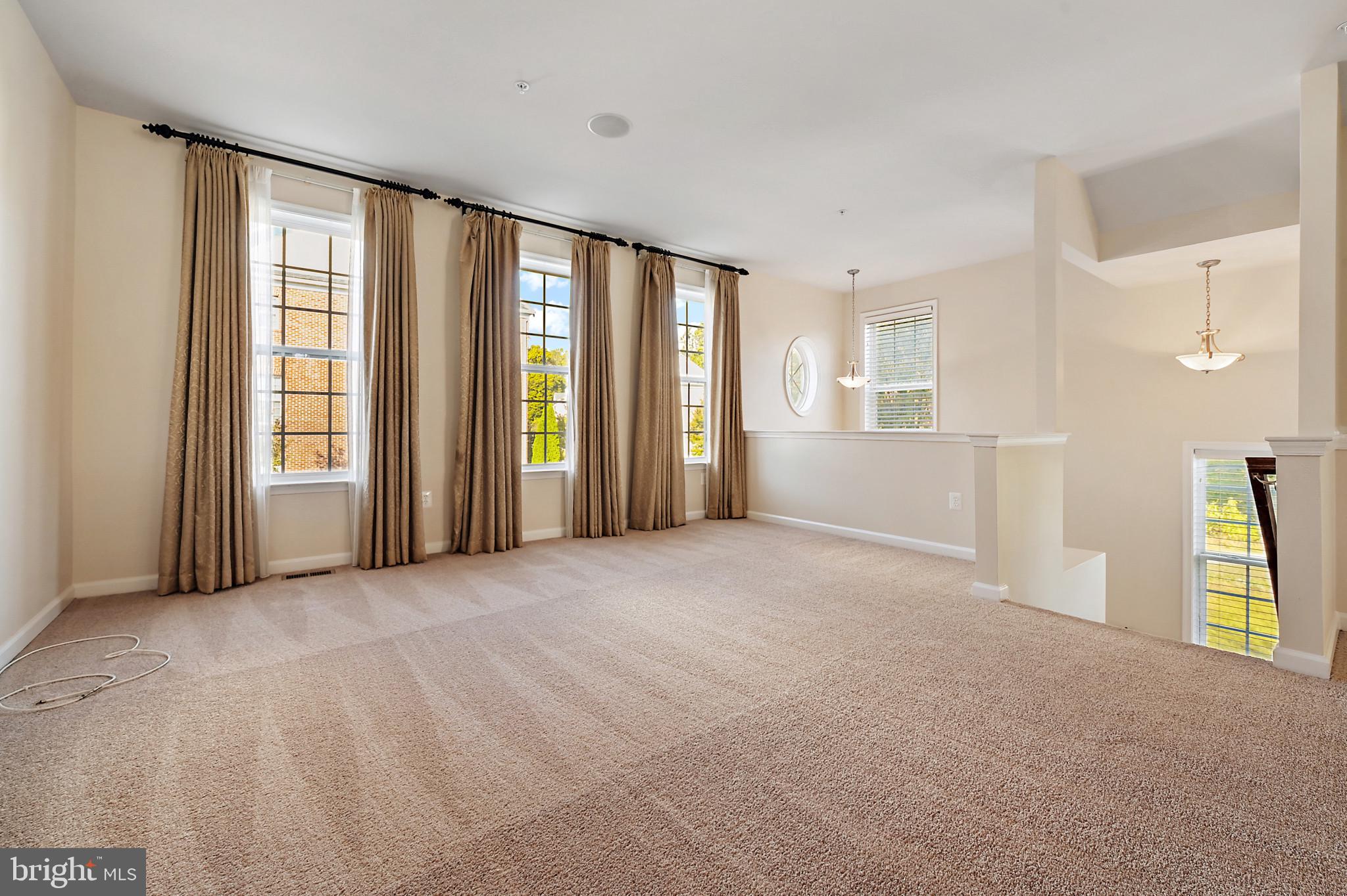 8100 Sport View Road Hyattsville, MD 20785 - Photo 3 of 39