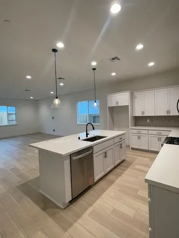 $594,990 | 5048 Lone Star Way, Roseville, CA 95747