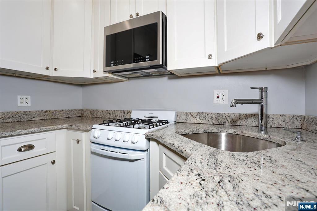 72 Belmar Street Demarest, NJ 07627 - Photo 16 of 39