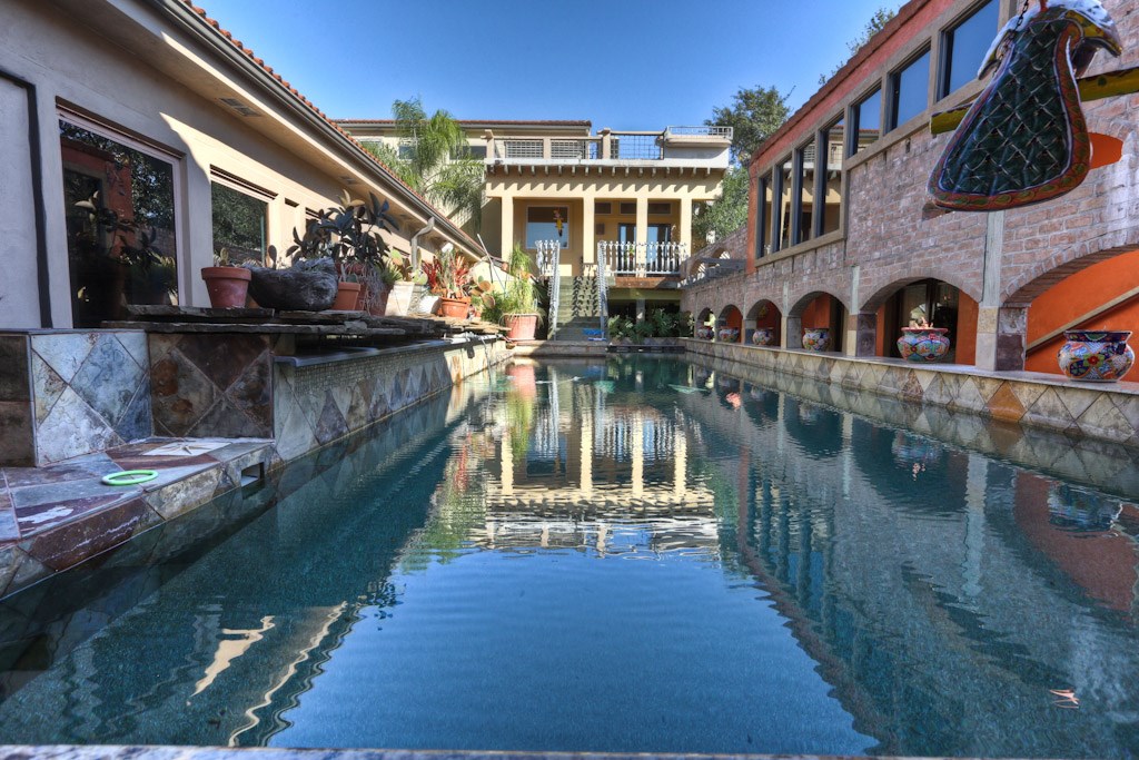 614 Pine Gully Road, Unit LOFT Seabrook, TX 77586 - Photo 14 of 29 a view of a large building