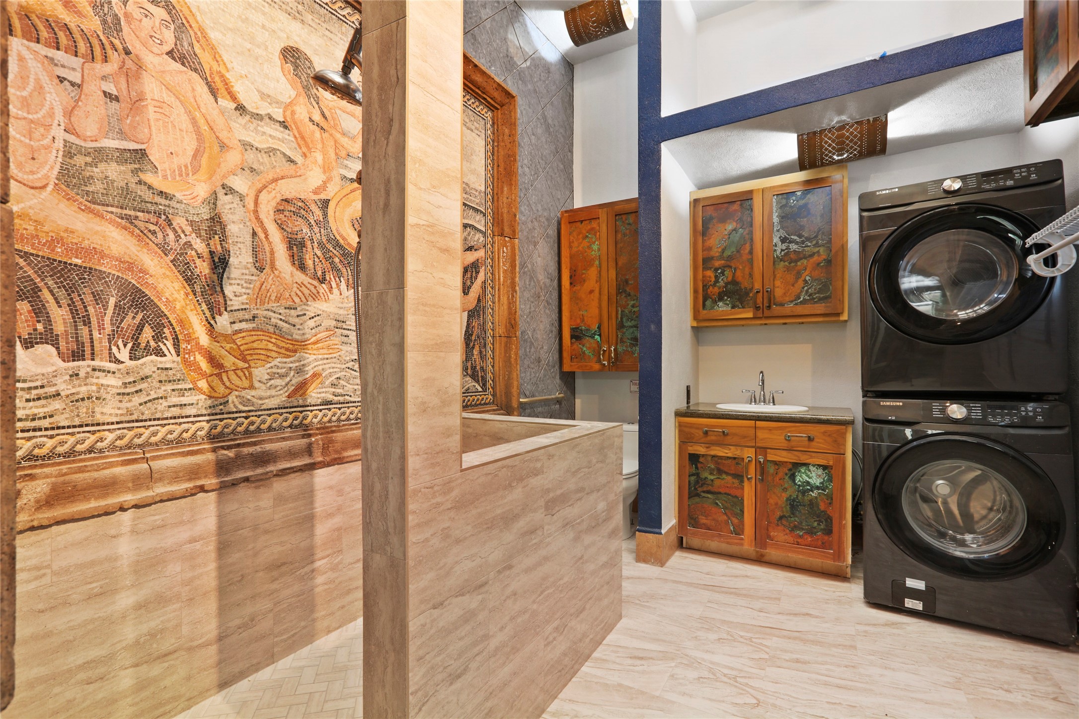 614 Pine Gully Road, Unit LOFT Seabrook, TX 77586 - Photo 8 of 29 a utility room with sink dryer and washer
