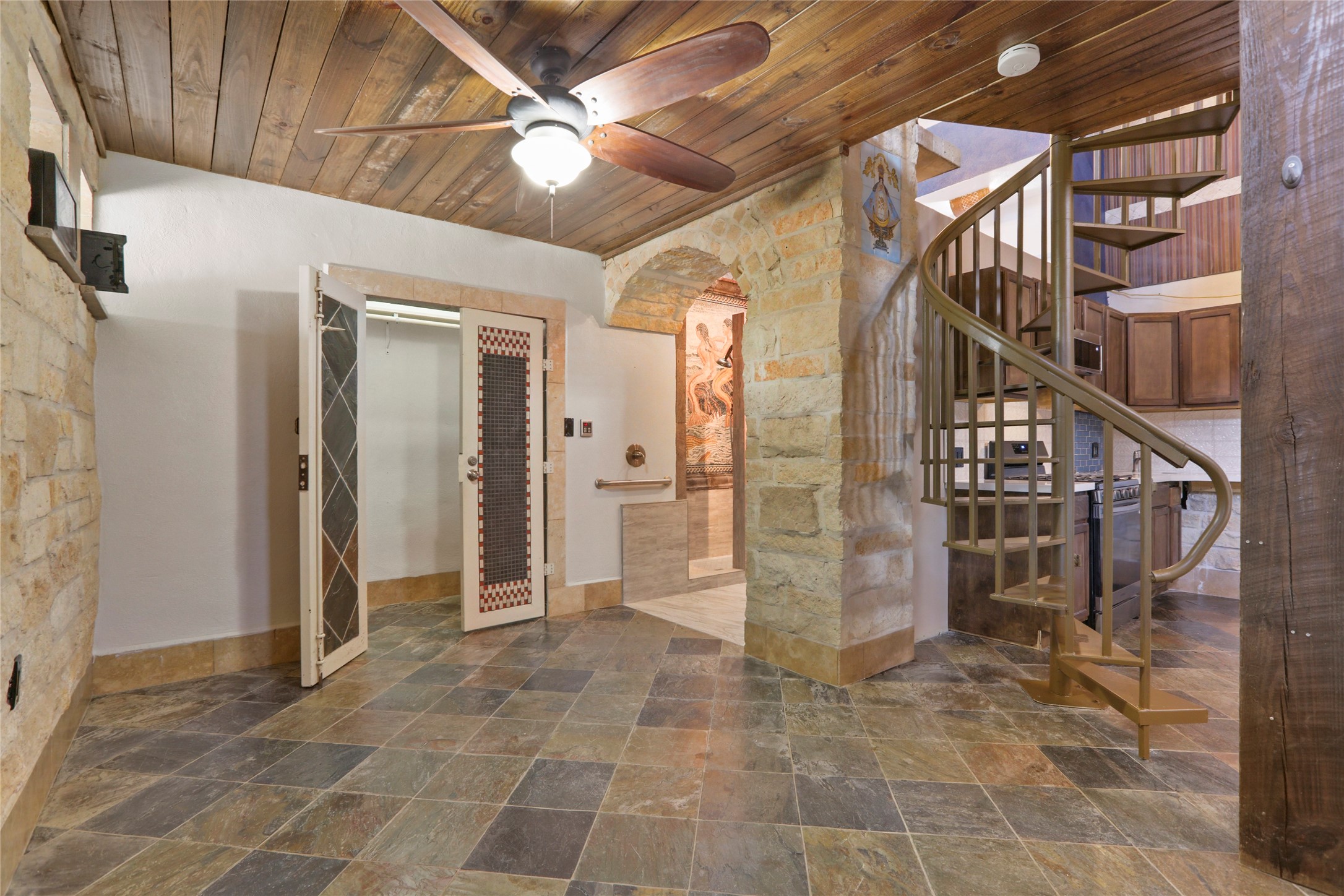 614 Pine Gully Road, Unit LOFT Seabrook, TX 77586 - Photo 10 of 29 a view of an entryway