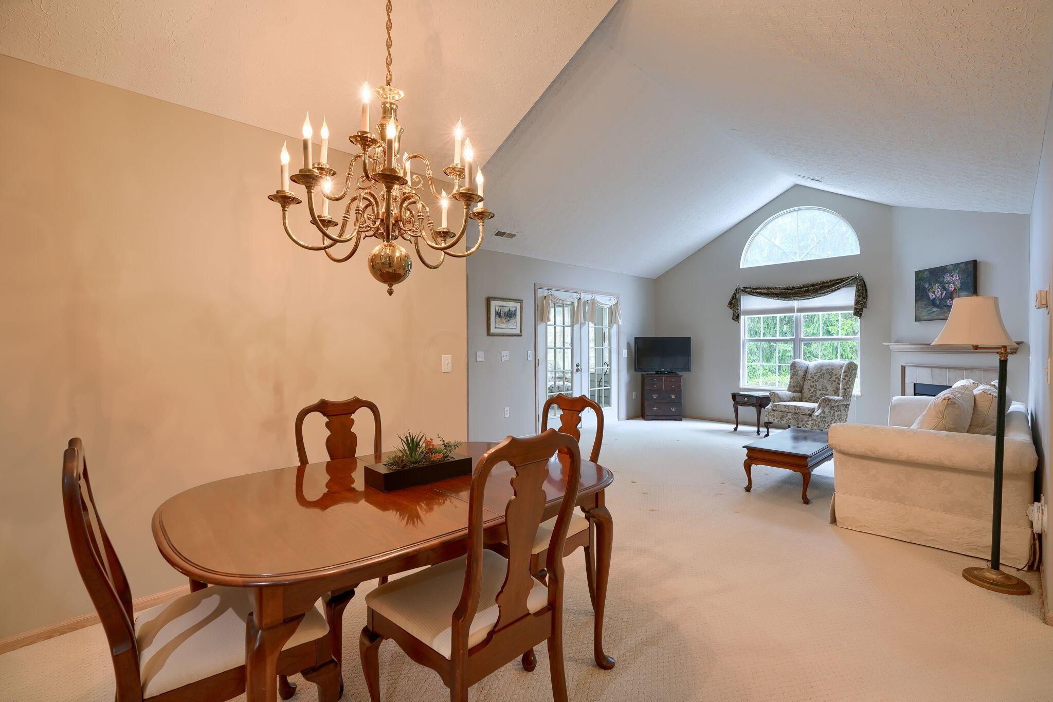 830 Windward Way, Unit 1 Columbus, OH 43230 - Photo 15 of 30 DR chandelier