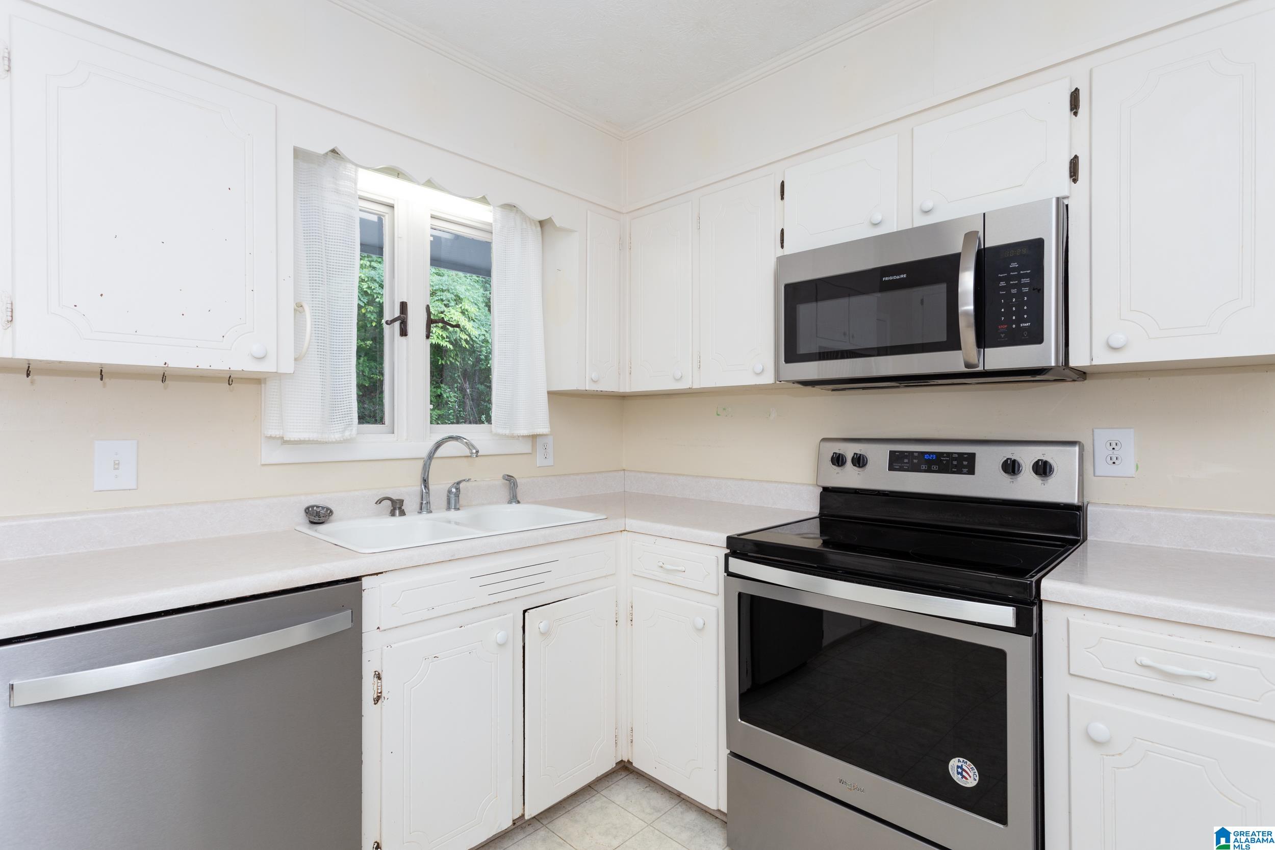 1213 Pelham Road North Jacksonville, AL 36265 - Photo 12 of 37