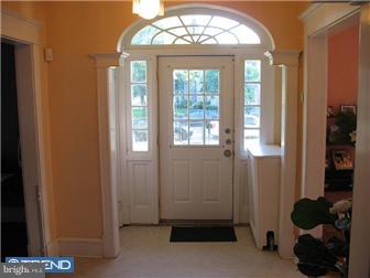 2249 Knorr Street Philadelphia, PA 19149 - Photo 2 of 12 Foyer