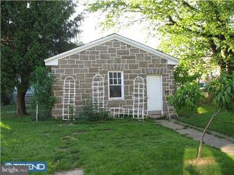 2249 Knorr Street Philadelphia, PA 19149 - Photo 11 of 12 Garage