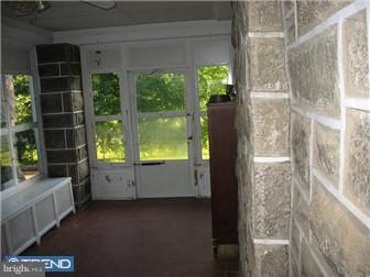 2249 Knorr Street Philadelphia, PA 19149 - Photo 8 of 12 Sun Room