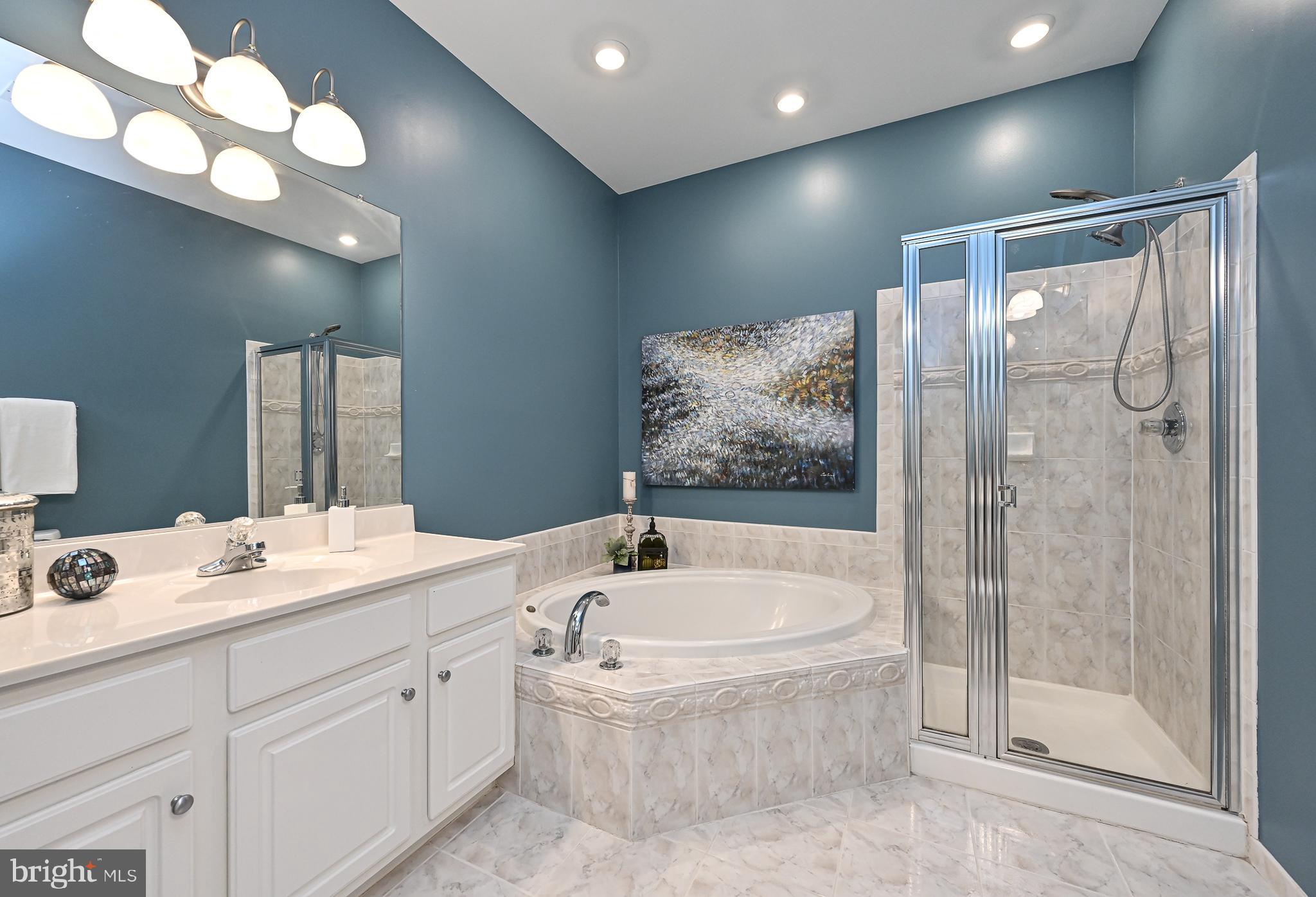 4142 Timber Log Way Fairfax, VA 22030 - Photo 17 of 27 Primary Bathroom