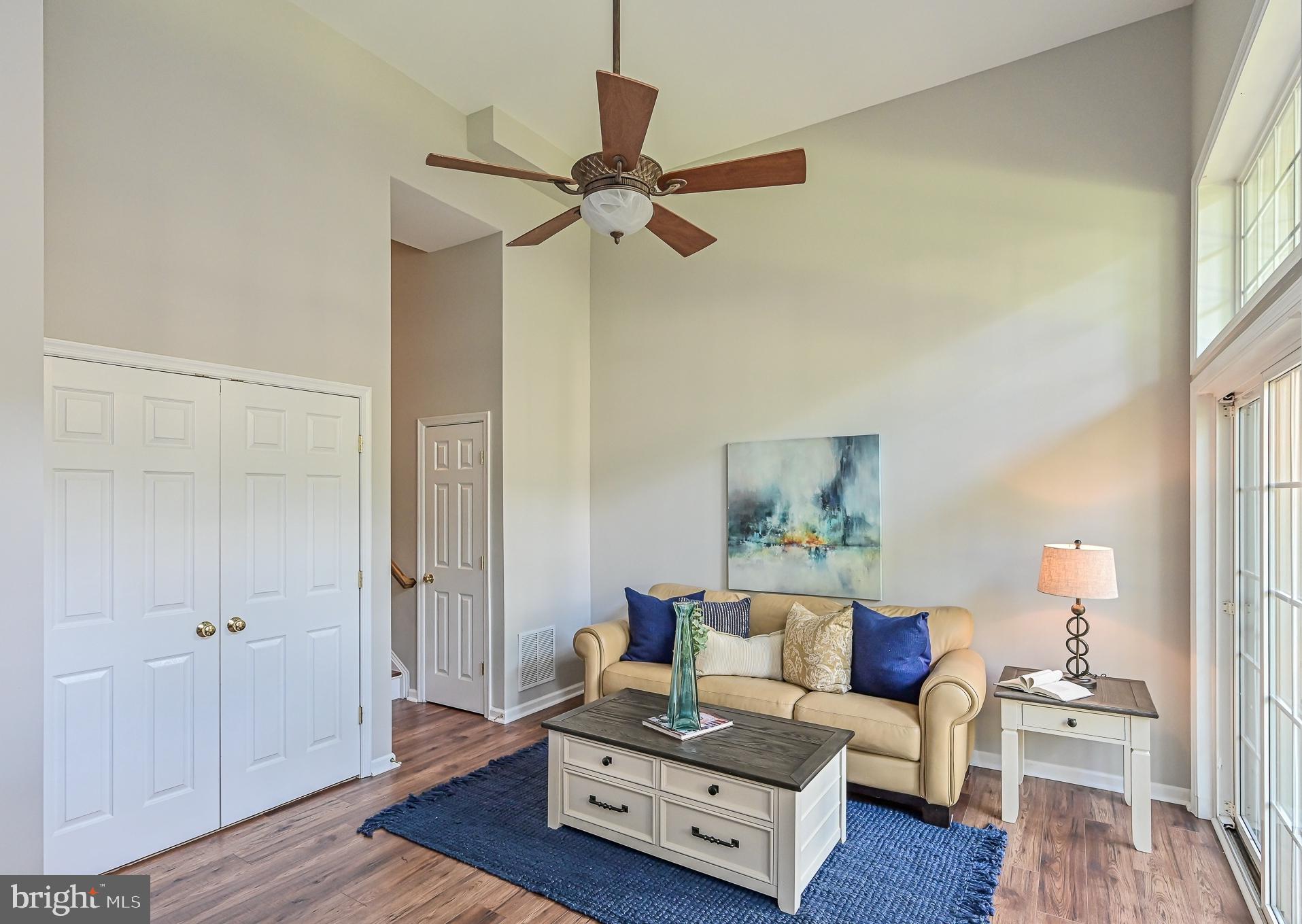 4142 Timber Log Way Fairfax, VA 22030 - Photo 22 of 27 Family Room