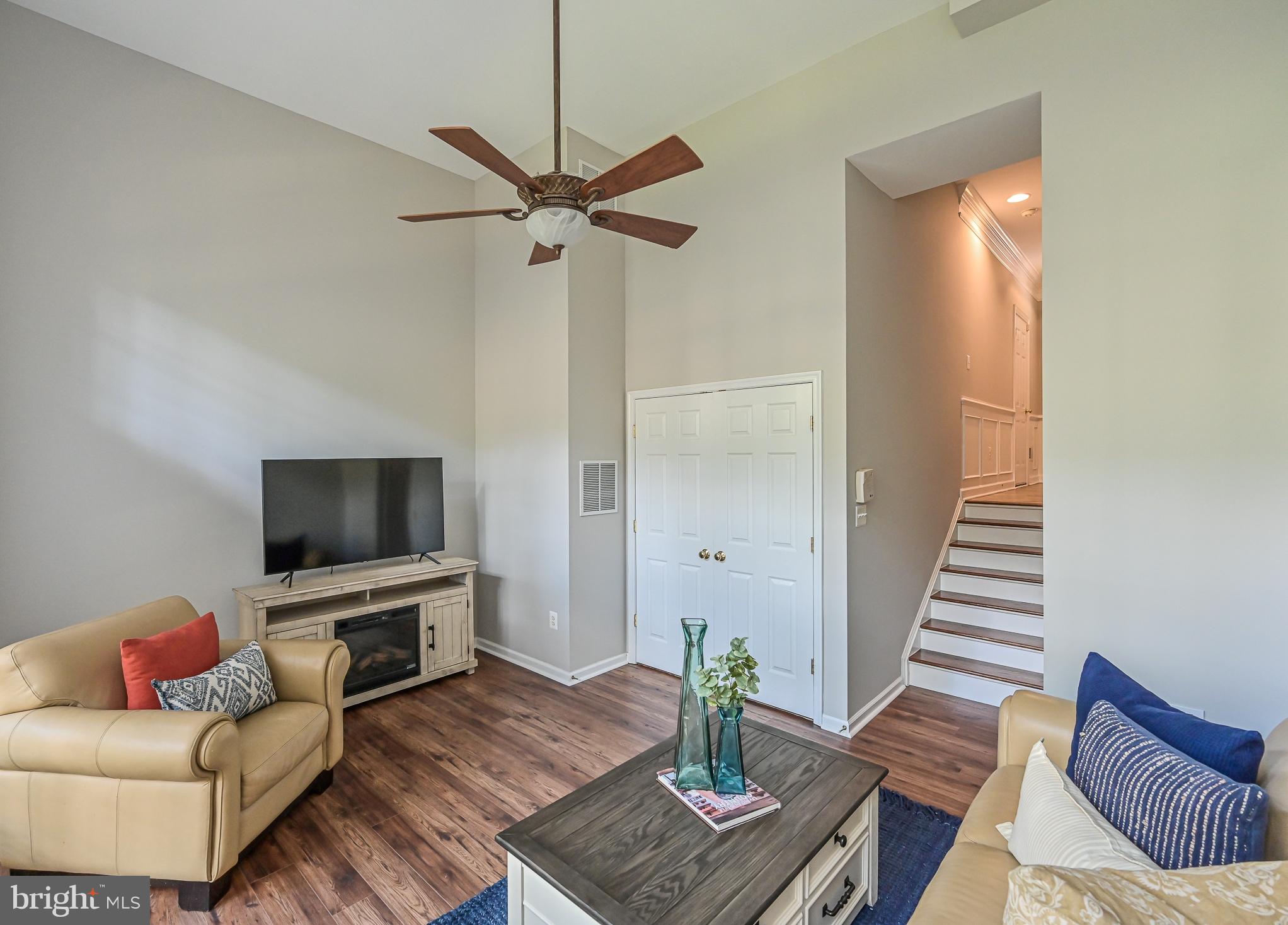 4142 Timber Log Way Fairfax, VA 22030 - Photo 23 of 27 Family Room
