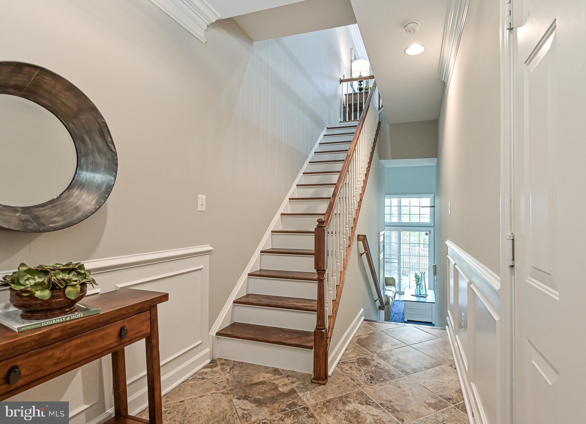 4142 Timber Log Way Fairfax, VA 22030 - Photo 5 of 27 Foyer
