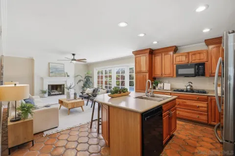 $1,549,000 | 10325 Avenida Magnifica, San Diego, CA 92131