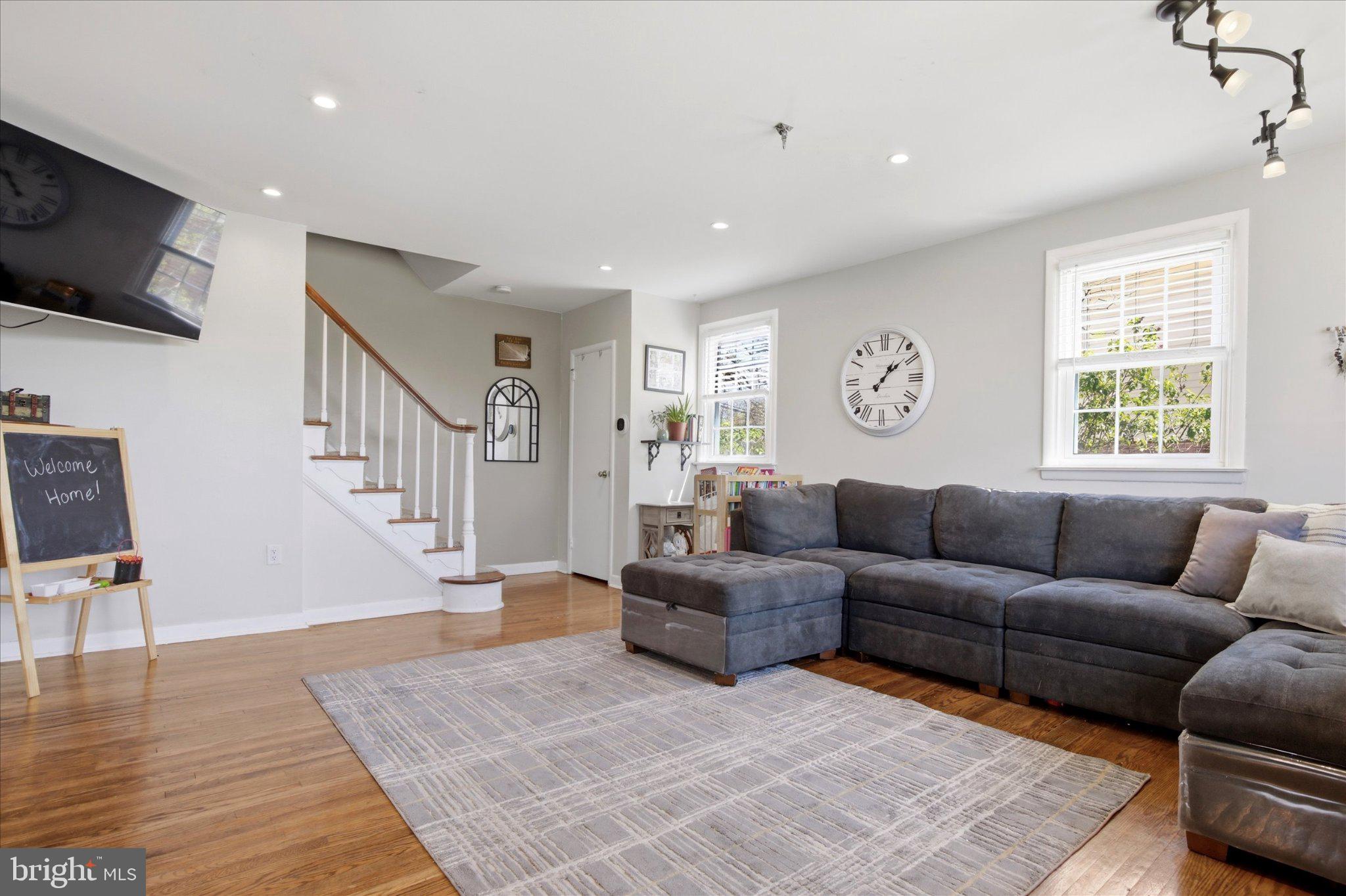 2907 Kanes Road Willow Grove, PA 19090 - Photo 4 of 28 Inviting living space with natural light.
